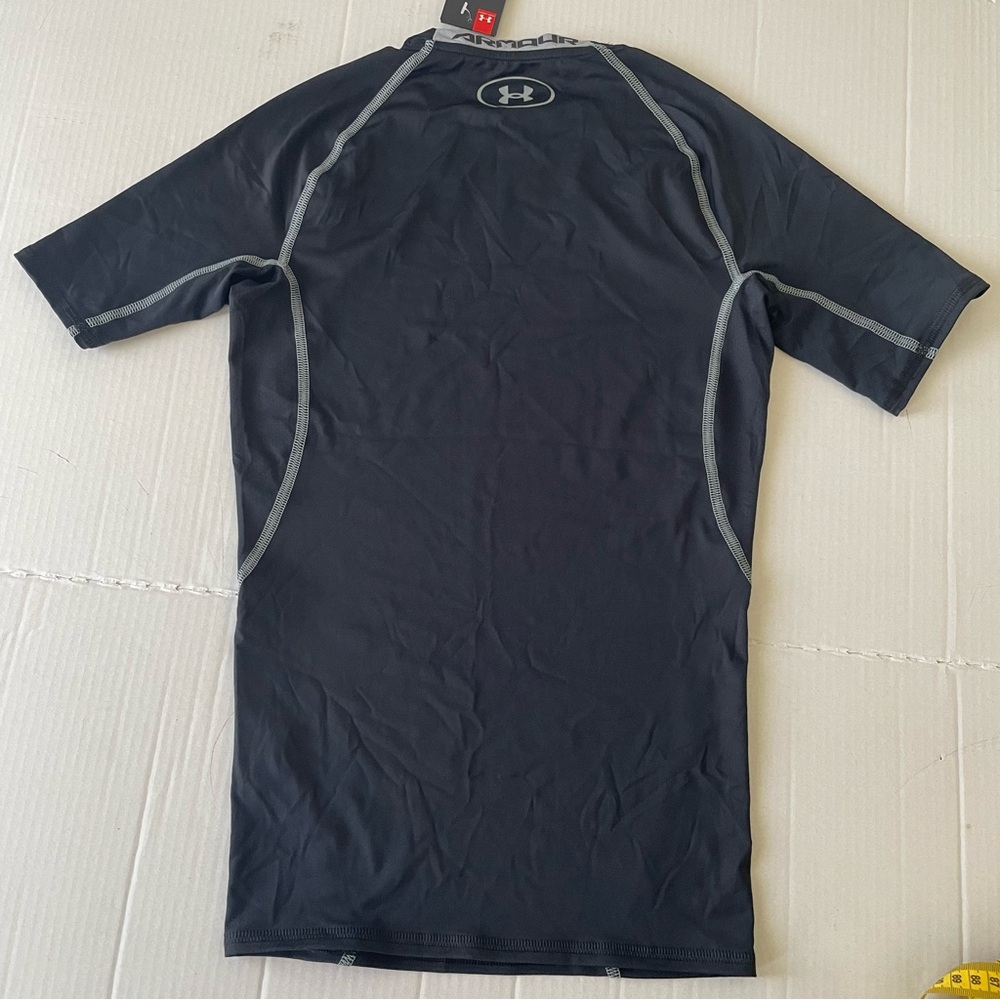 Under Armour Men’s Black Rash Guard with Gray Contrast Stitching - Picture 7 of 7